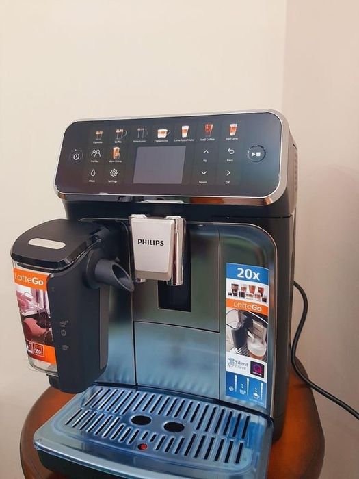 Cafeteira serie 5500 da philips automatica