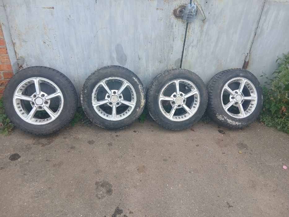 Продам диски с резиной зимней 114.3 на 15.