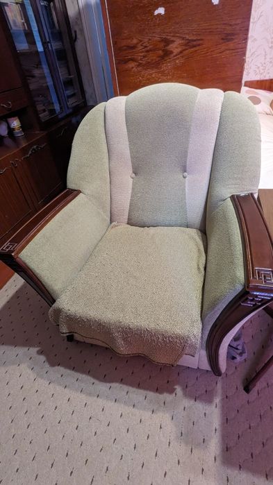 Диван під ремонт та крісла