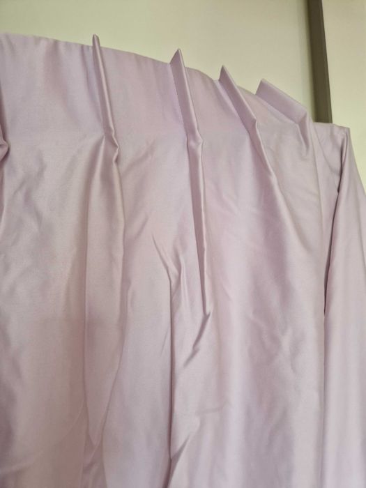 Liliowe firanki i zasłony