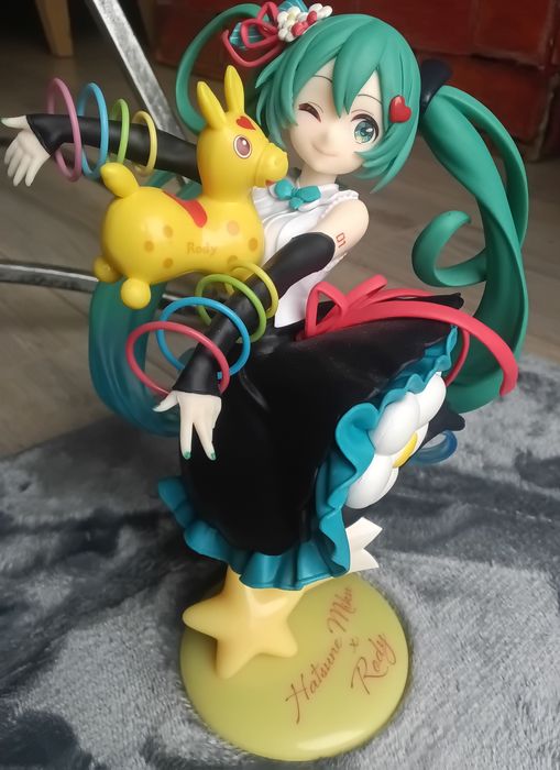 Sprzedam oryginalna figurkę miku × Rody gymnic