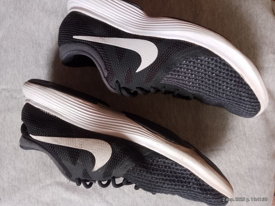 Nike   кросівки     легкі