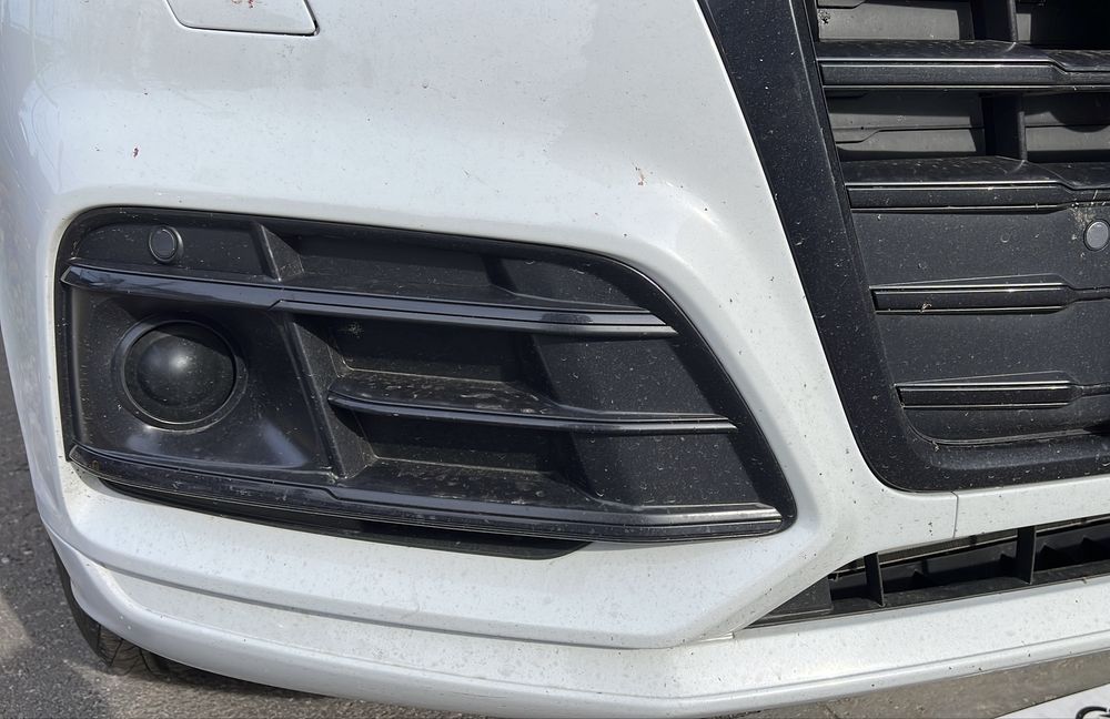 Решетки переднего бампера AUDI Q5 80A
