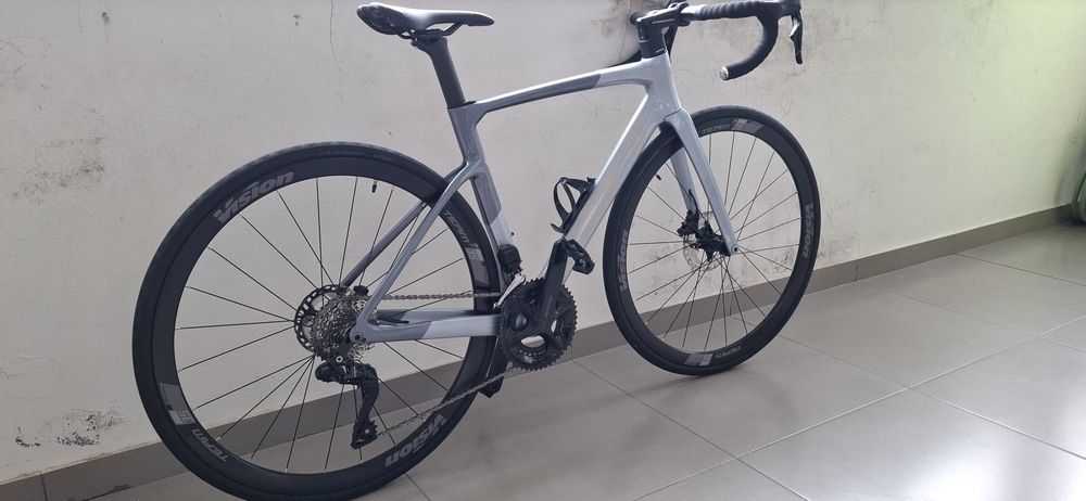 BH RS1 Carbono/ Shimano 105 Di 2 12v / Vision Team 35