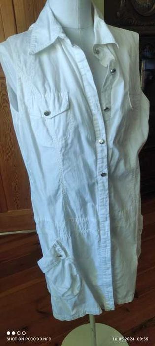 Biała bawełniana sukienka na guziki