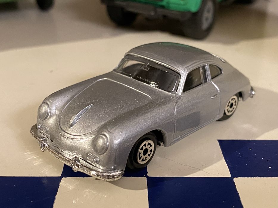 Porsche 356A 1/64 Maisto