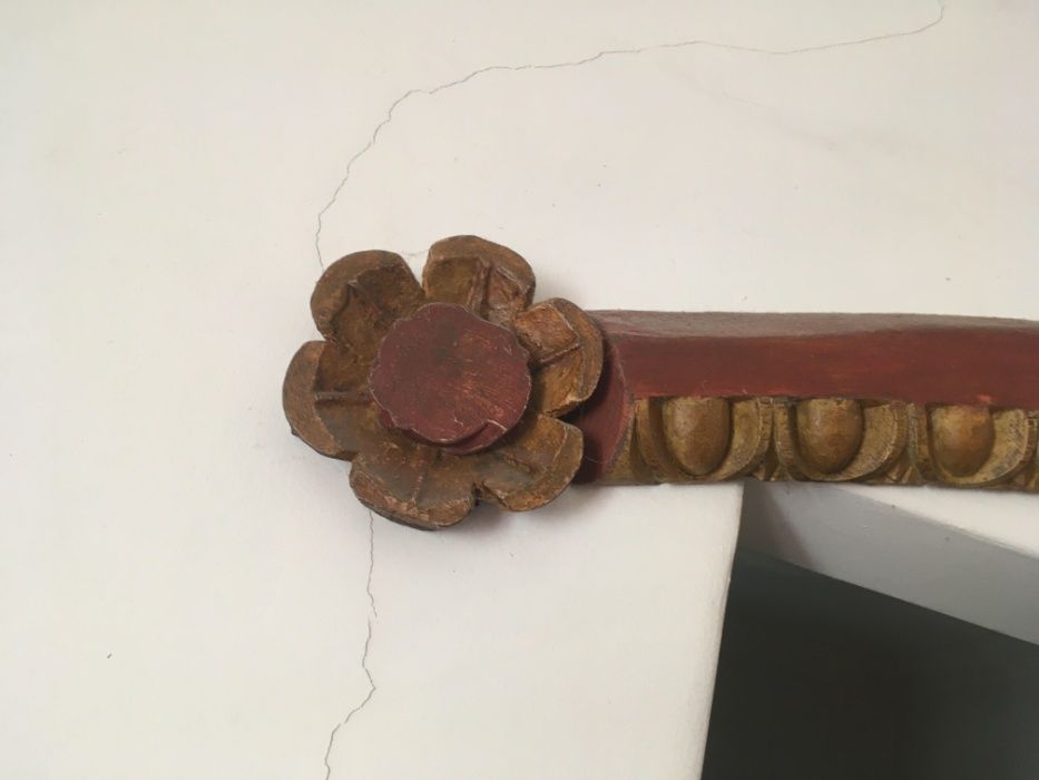 Talha em forma de arco com flor,século XX