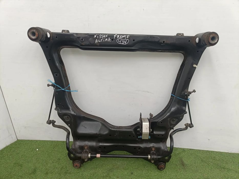 Charriot frente NISSAN Altima Sedan (L32)