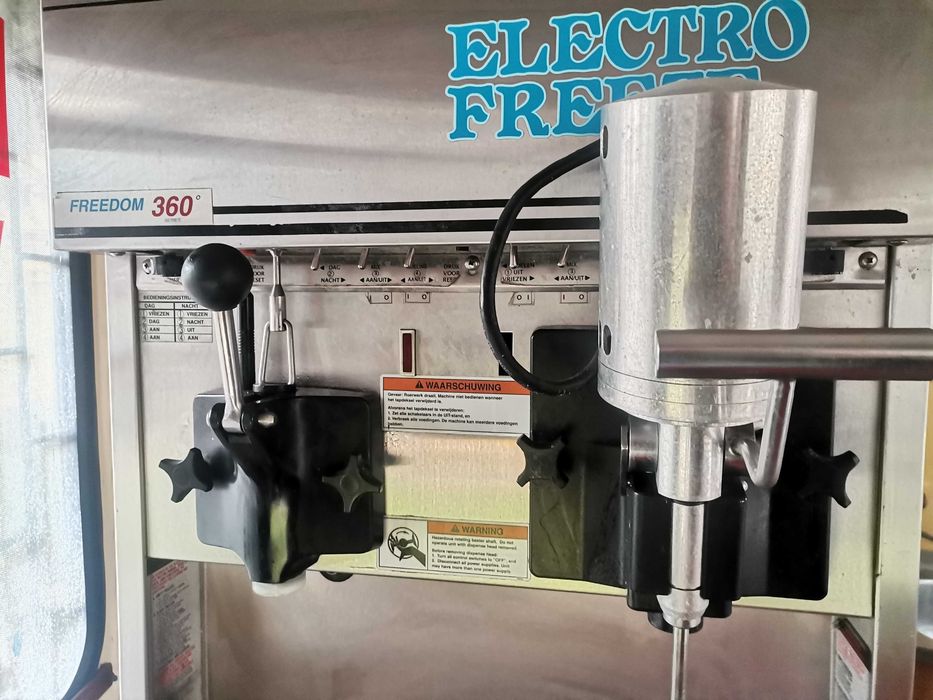 Sprzedam maszynę do produkcji lodów i shak'ów. Electro Freeze