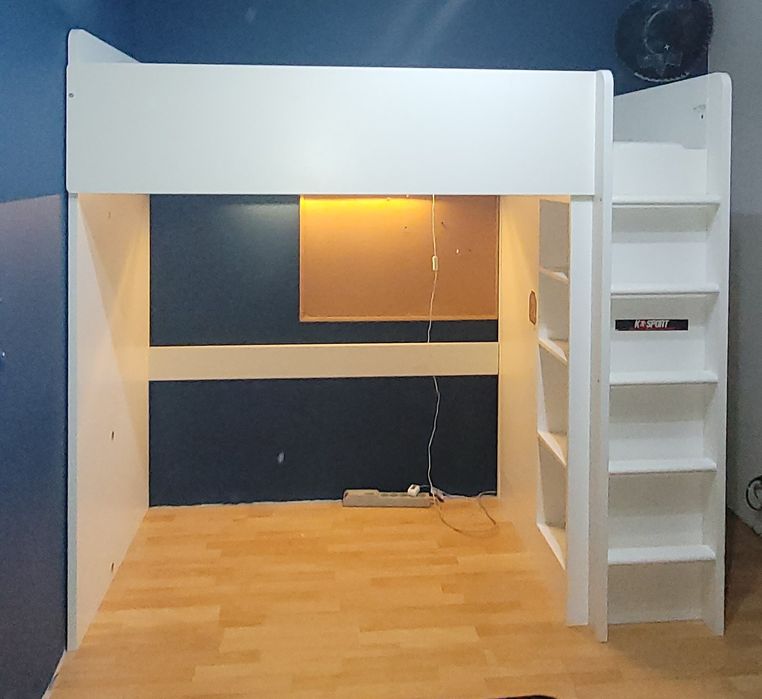 Sprzedam łóżko piętrowe z materacem