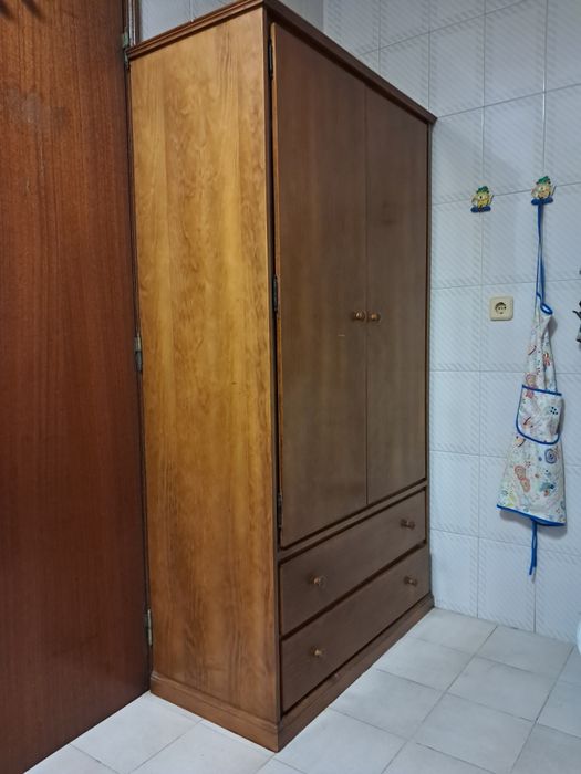Móvel em madeira 2 gavetas e divisórias