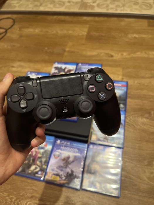 Playstation 4 slim разом з іграми