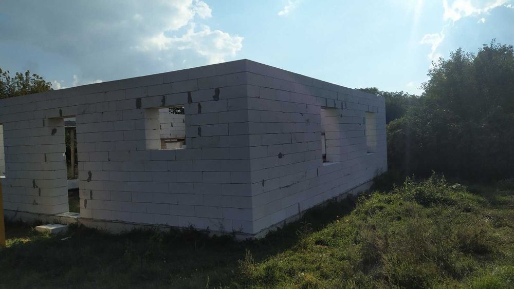 Продам будинок80,5 кв.м,земельна ділянка 12,3сотки,колодязь,380Вт,торг