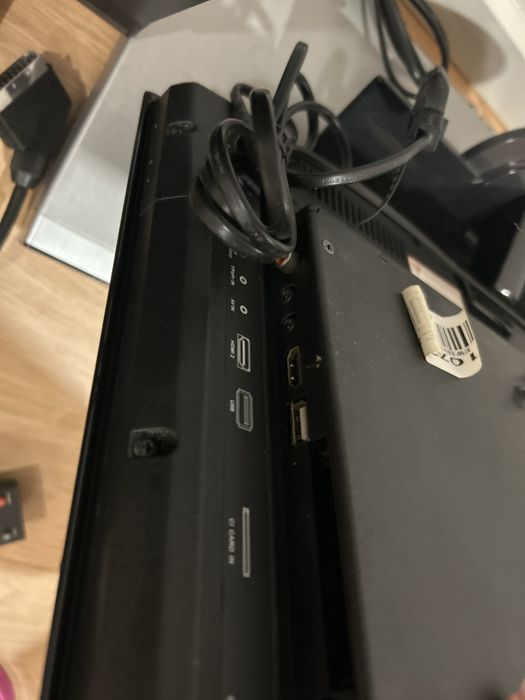 Tv pequena retangular