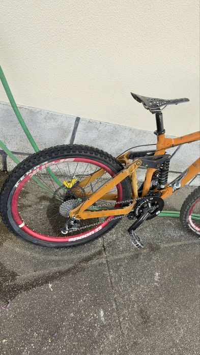 Bicicleta BTT Suspensão Total (Downhill) RockShox – Muito Robusta