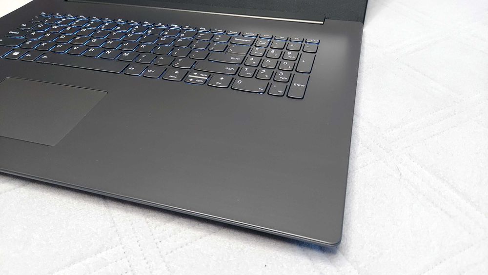 Lenovo Gaming 17cali IPS - 20GB 750GB GTX