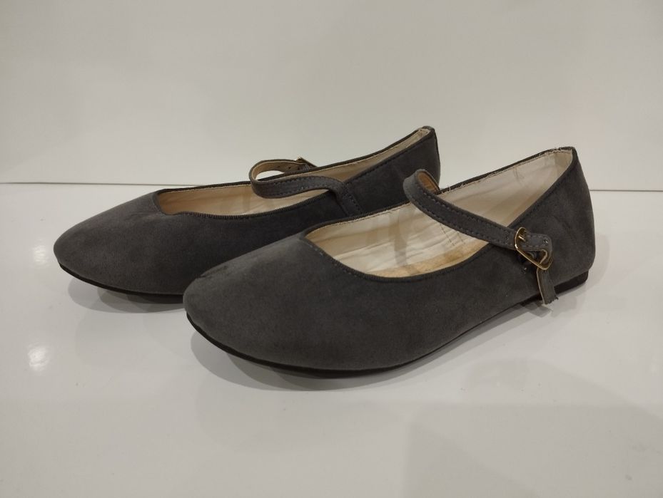 NOVOS! Sapatos Sfera - nr. 33 (vários)