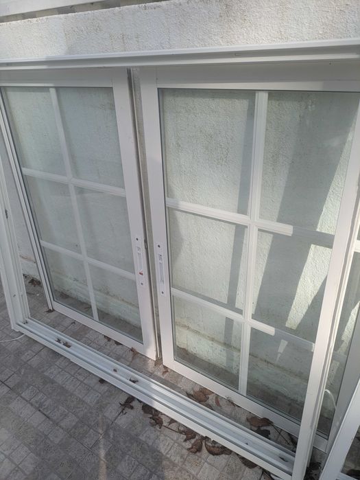 Janela em alumínio com aro