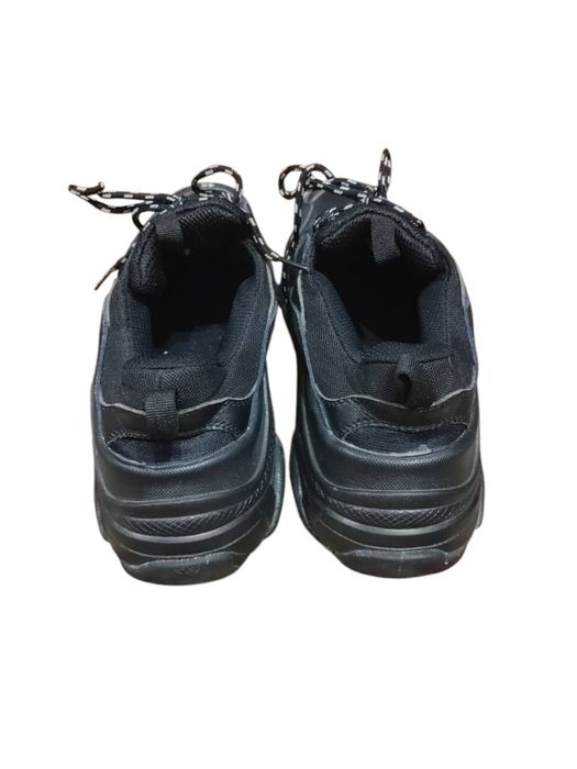 Balenciaga Triple S 

Продам кросівки Balenciaga Tri