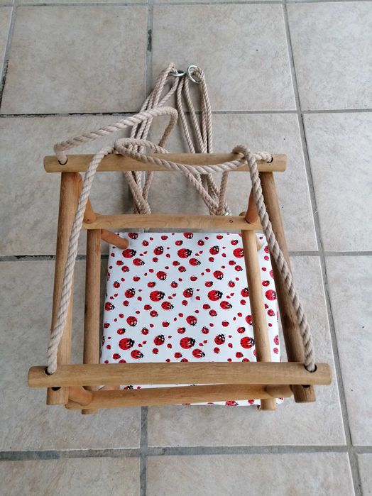 Baloiço em Madeira para Bebé