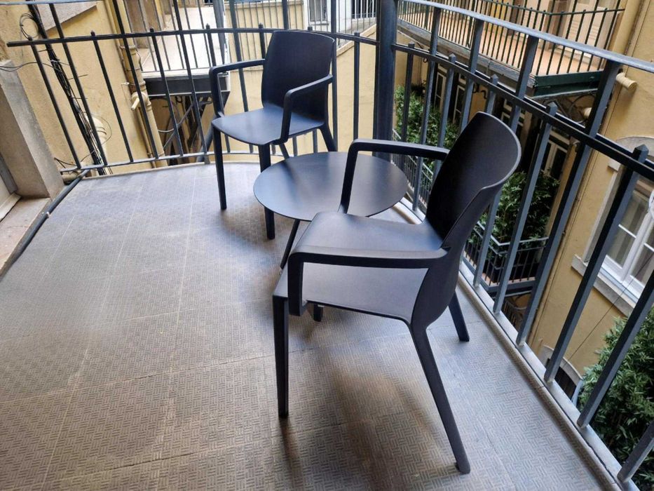 Conjunto de Mobiliário de Exterior – 2 Cadeiras + Mesa de Apoio