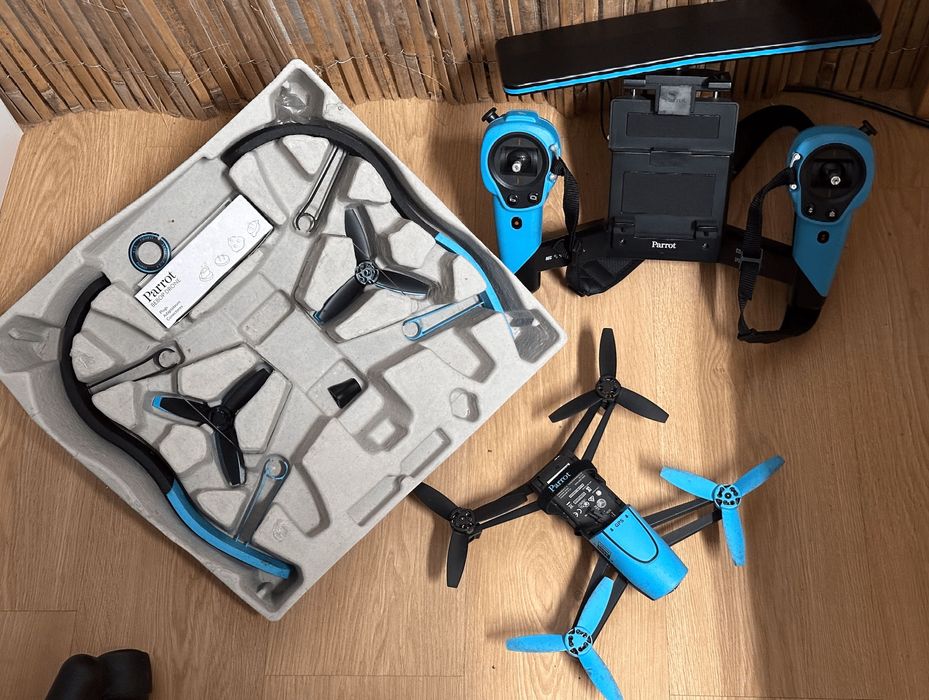 Drone Parrot Bebop com Skycontroller - Azul 14.0MP Full HD 1080p