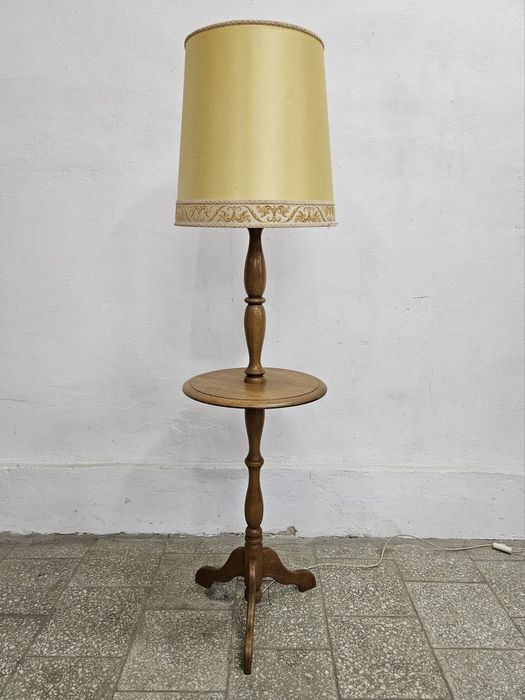 Drewniana lampa stojąca z Francji