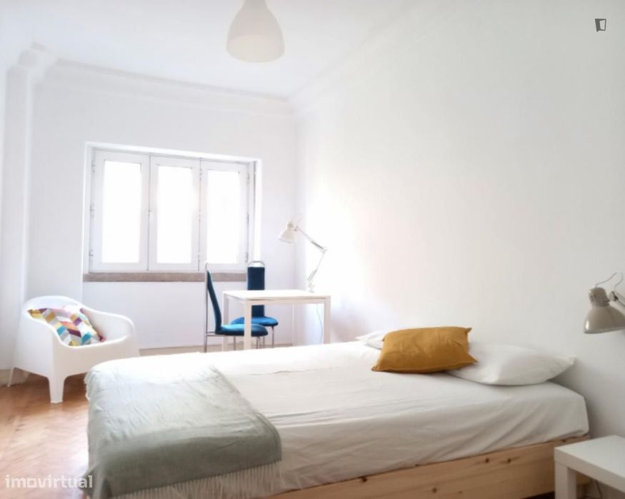 Quarto - localizado em Arroios Lisbon