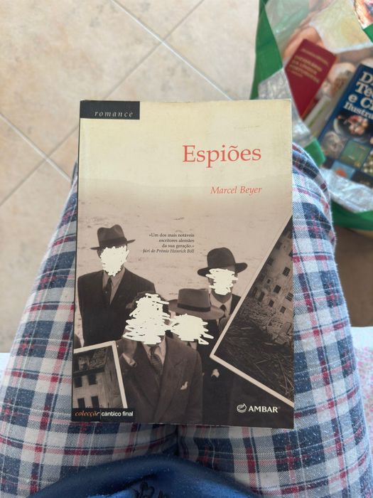 Livro Os Espiões