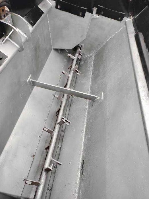 Samozaładowcza piaskarka posypywarka solarka Fjaras 1200/1400