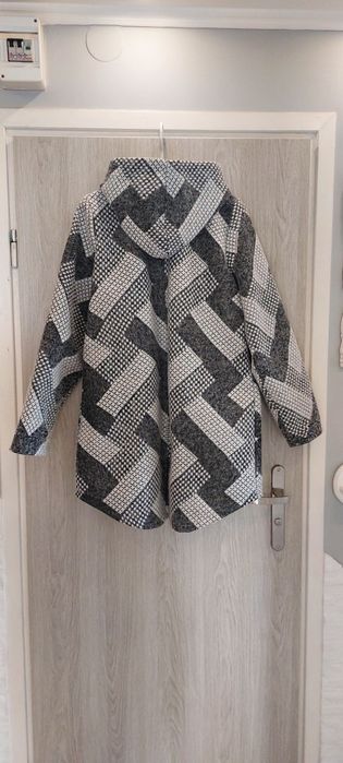 Kurtka  z kapturem ciepła