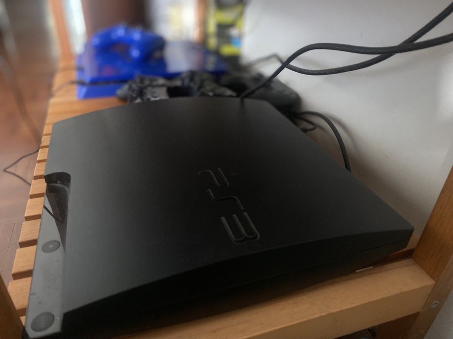 PlayStation 3 + 3 comandos +acessório CAM+ 2 Joysticks+ 17 jogos PS3