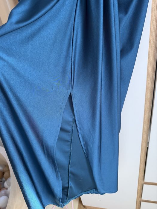 Сукня міді , сукня по фігурі