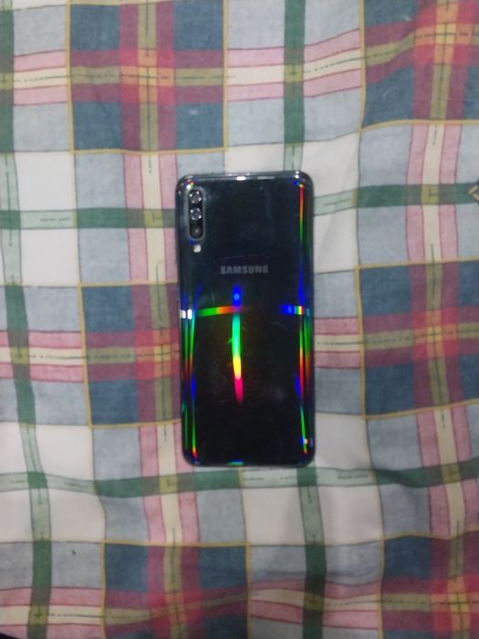 Продам самсунг а70