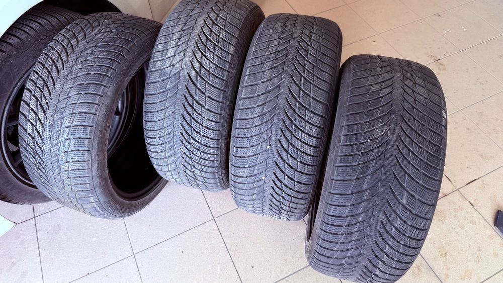 Opony Zimowe Nokian WR Snowproof P 235/45 R18 98 V XL jak nowe 4 szt