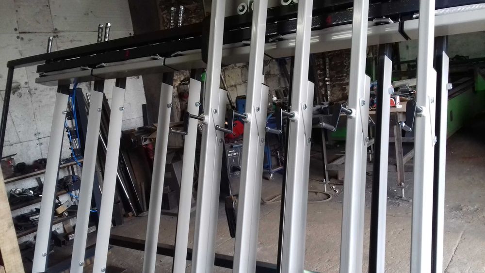 Prasa stolarska pneumatyczna