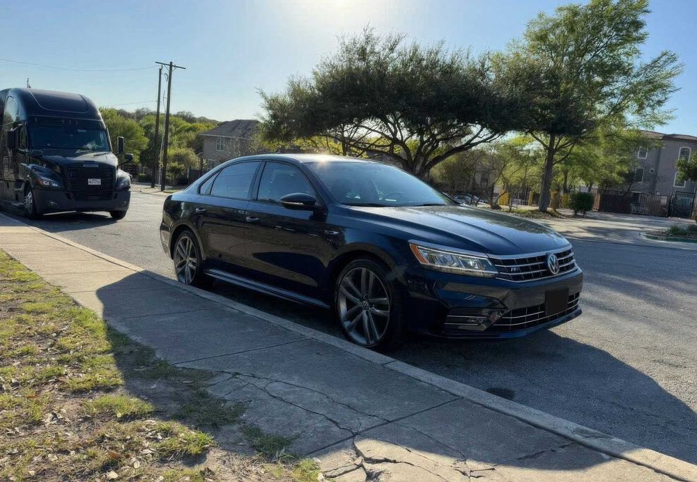 Volkswagen Passat R-Line      2018