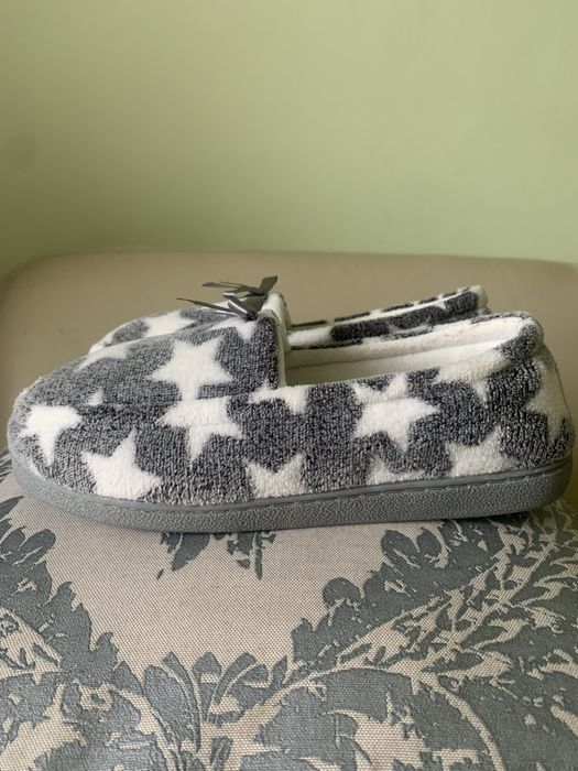 Damskie ciepłe pantofle.