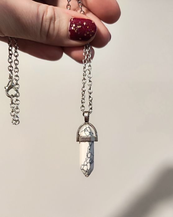 Naszyjnik z kamieniem naturalnym howlit