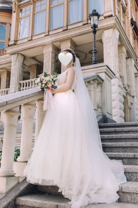 Весільна сукня