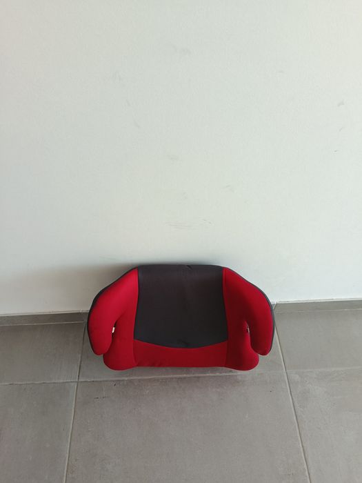Banco Elevador / Assento de Auto para Criança (Vermelho e Preto)