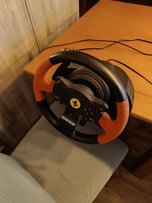 Volante + pedais da trhustmaster T150