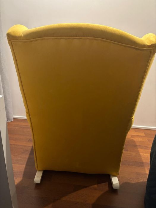 Cadeirão amarelo