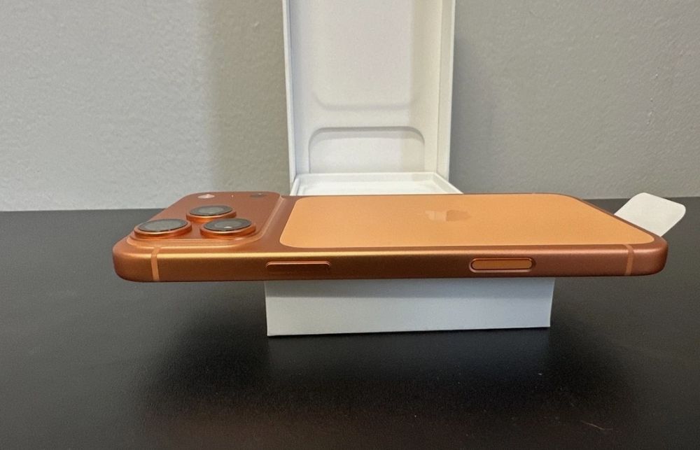 iPhone 17 Pro Max 256Gb Cosmic Orange
