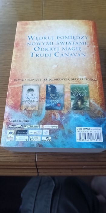 Trudi Canavan pt. ,,Klątwa kreatorów,,