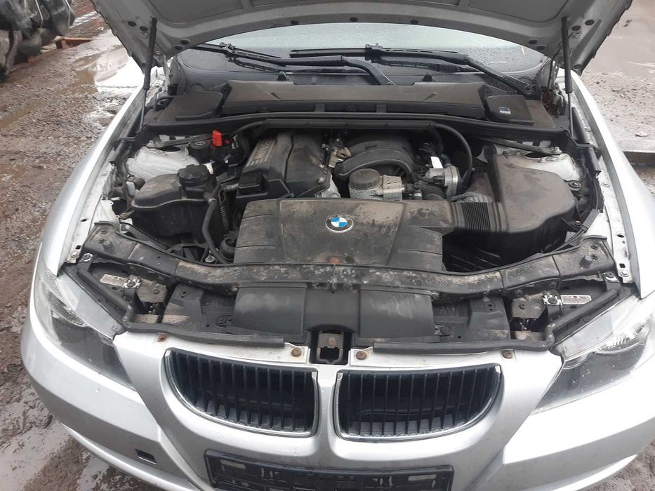 BMW E90 E91 2.0 E  N46B20B - rozrusznik
