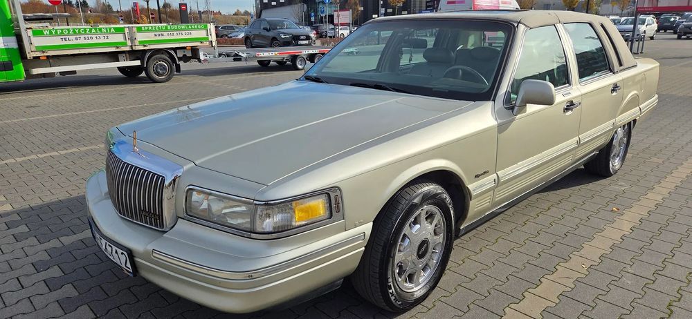 Lincoln Town Car