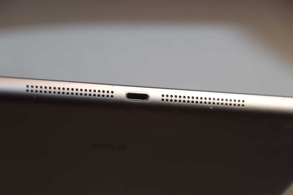 Apple iPad Air Wi-Fi + LTE 64GB Space Gray (MD793), ідеальний стан! A1475