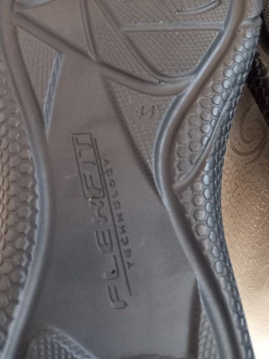 Кросівки чоловічі  FLEXFIT Technology. Розмір 44.Нові.В гарному стані.Не підійшли за розміром.