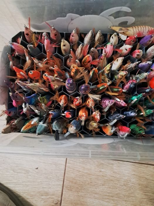 Caixa para palhaços de pesca